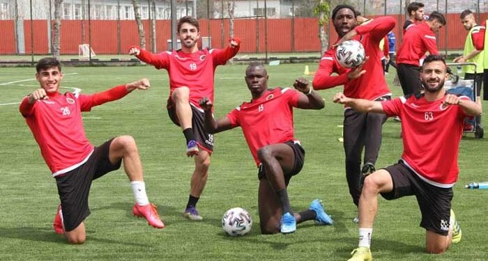 Rizespor galibiyeti Gençlerbirliği’nin yüzünü güldürdü..