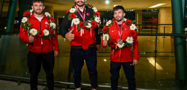 Başkent’te Şampiyon Güreşçilerin Coşkusu