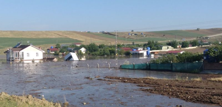 Ankara’da Kendini Gösteren Yağış Yenimahalle’yi Esir Aldı